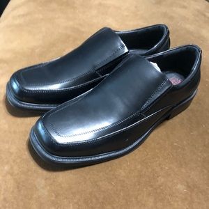 Men’s dress shoes size 12